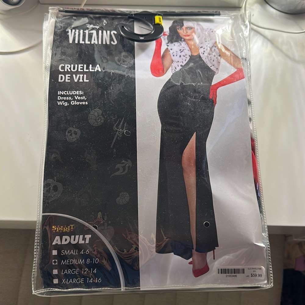 Cruelly De Vil adult women’s costume size M (8-10)